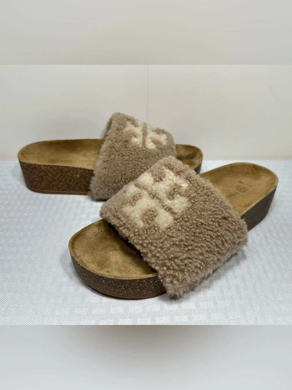 Tory Burch Slides Size 9.5 Double T Logo Shearling Flatform Almond Sherpa Cork